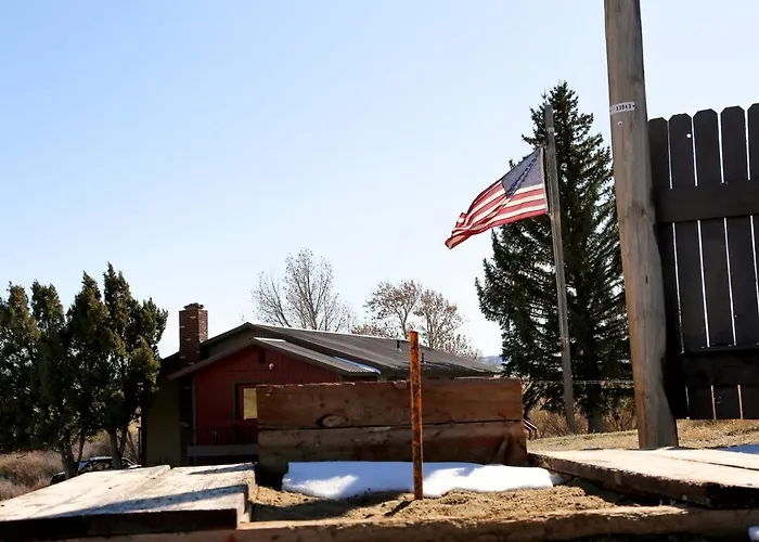 Amazing Retreat Ideal For Families Or Groups In Saratoga, Wyoming