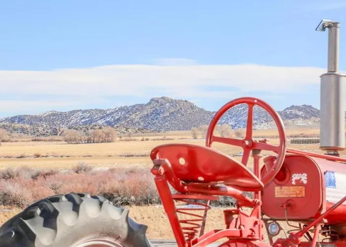 Amazing Retreat Ideal For Families Or Groups In Saratoga, Wyoming